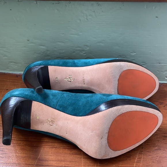 Cole Haan Chelsea Pump - Picture 7 of 7